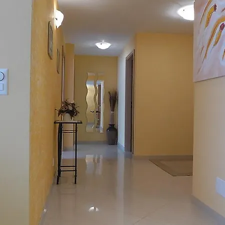 Apartman Sleeps 4 Wifi