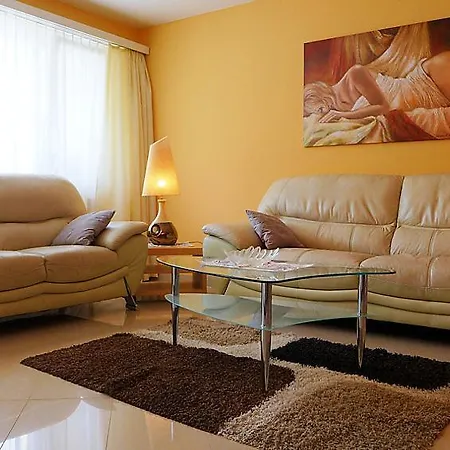 Sleeps 4 Wifi Apartman
